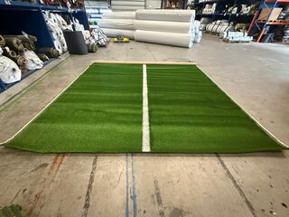 Ca. 13,6m2 Kunstgras, 30 mm hoog, groen, wit